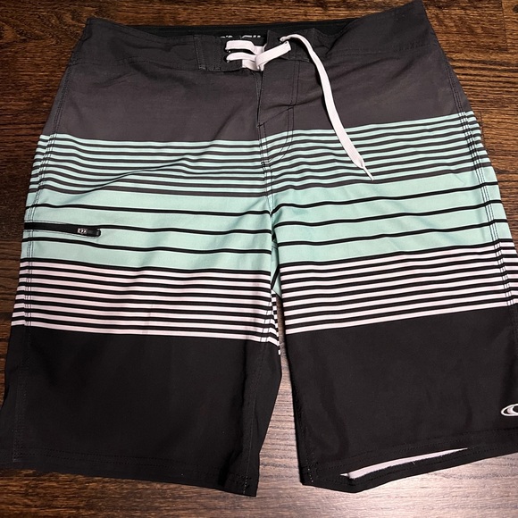 O’Neil board shorts - Picture 1 of 3